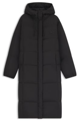 Doudoune longue &agrave; capuche avec logo imprim&eacute; revisit&eacute;, Noir