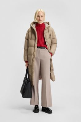 Lange Daunenjacke mit Kapuze und Stack-Logo-Print, Hellbeige