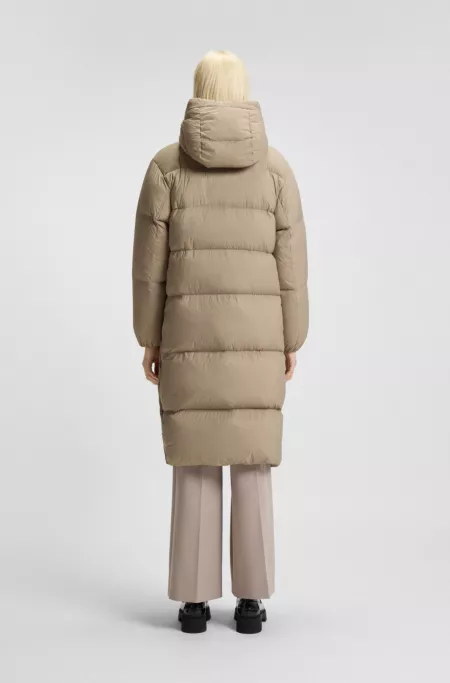 Doudoune longue à capuche avec logo imprimé revisité