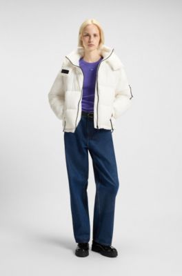 Water-repellent puffer jacket with detachable hood, White