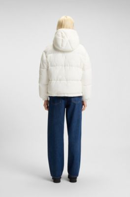Water-repellent puffer jacket with detachable hood, White