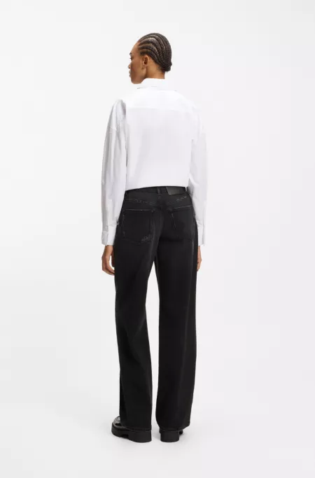 Wide-leg jeans in black comfort-stretch denim