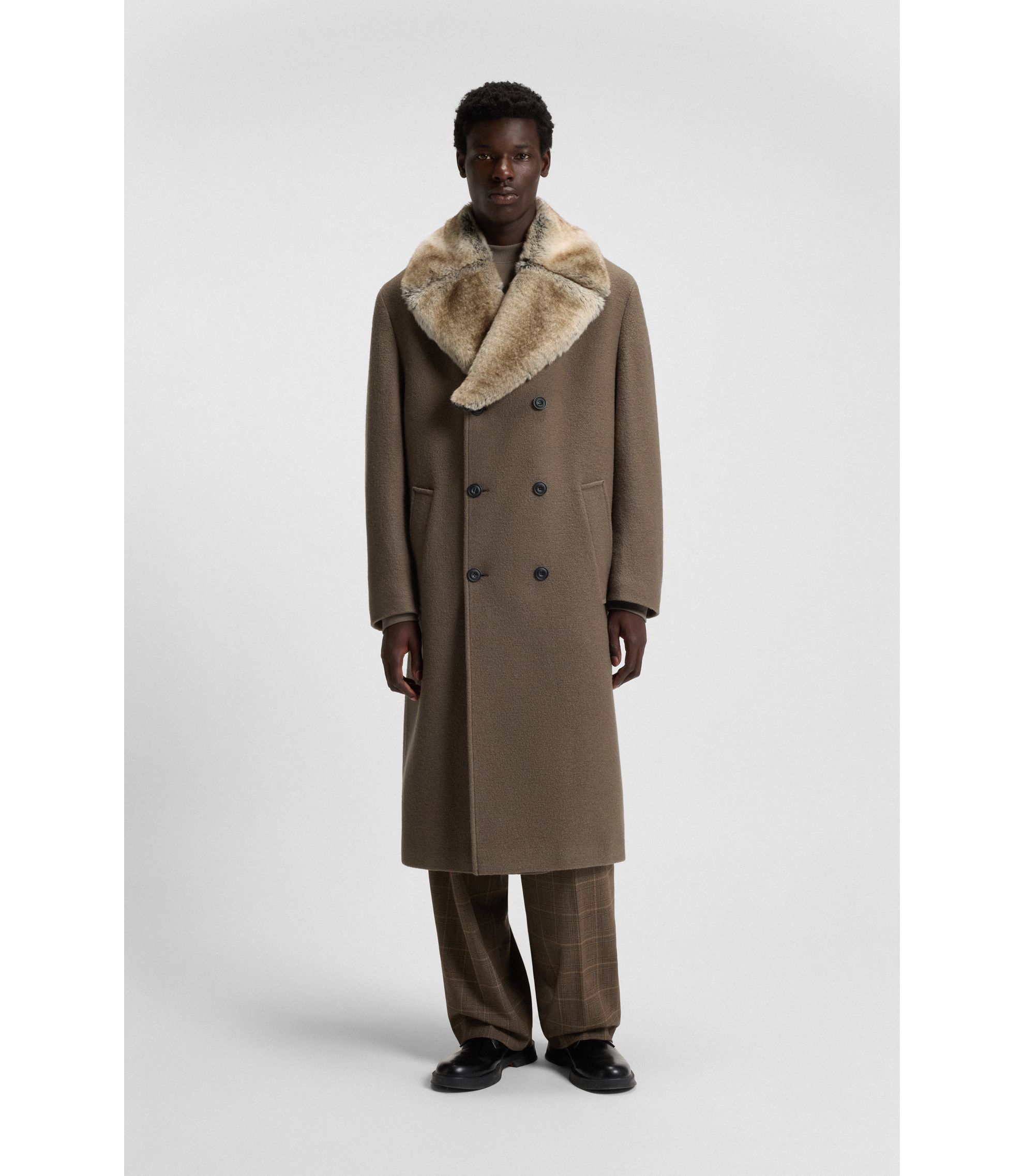 hbeu50546526_032_350?wid=1980&