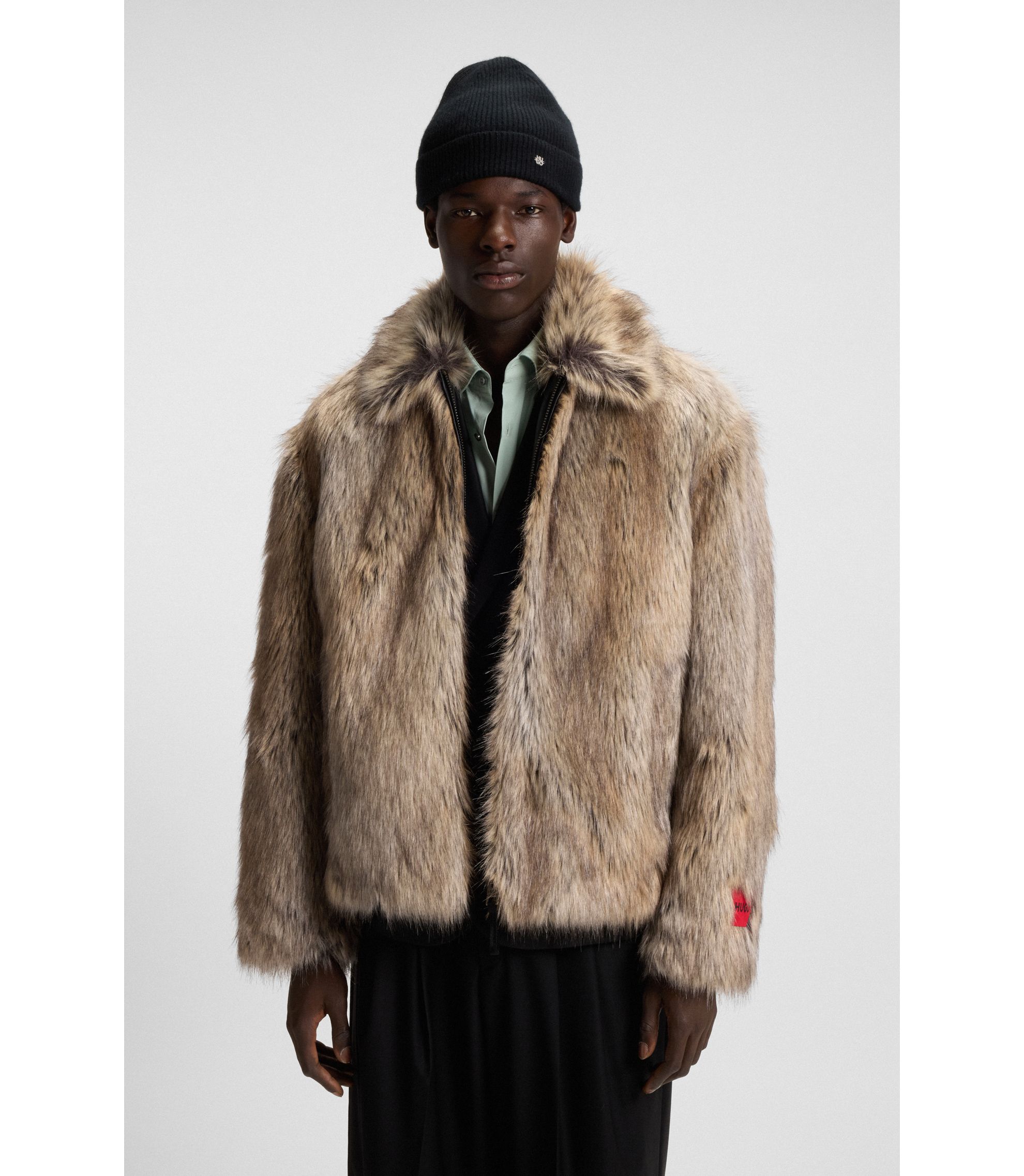 hbeu50546592_233_350?wid=1980&