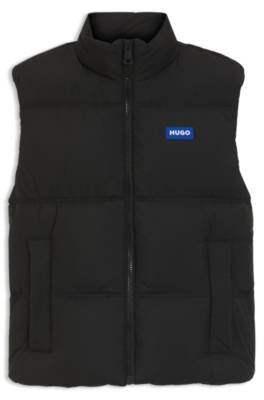 Water-repellent gilet with logo label