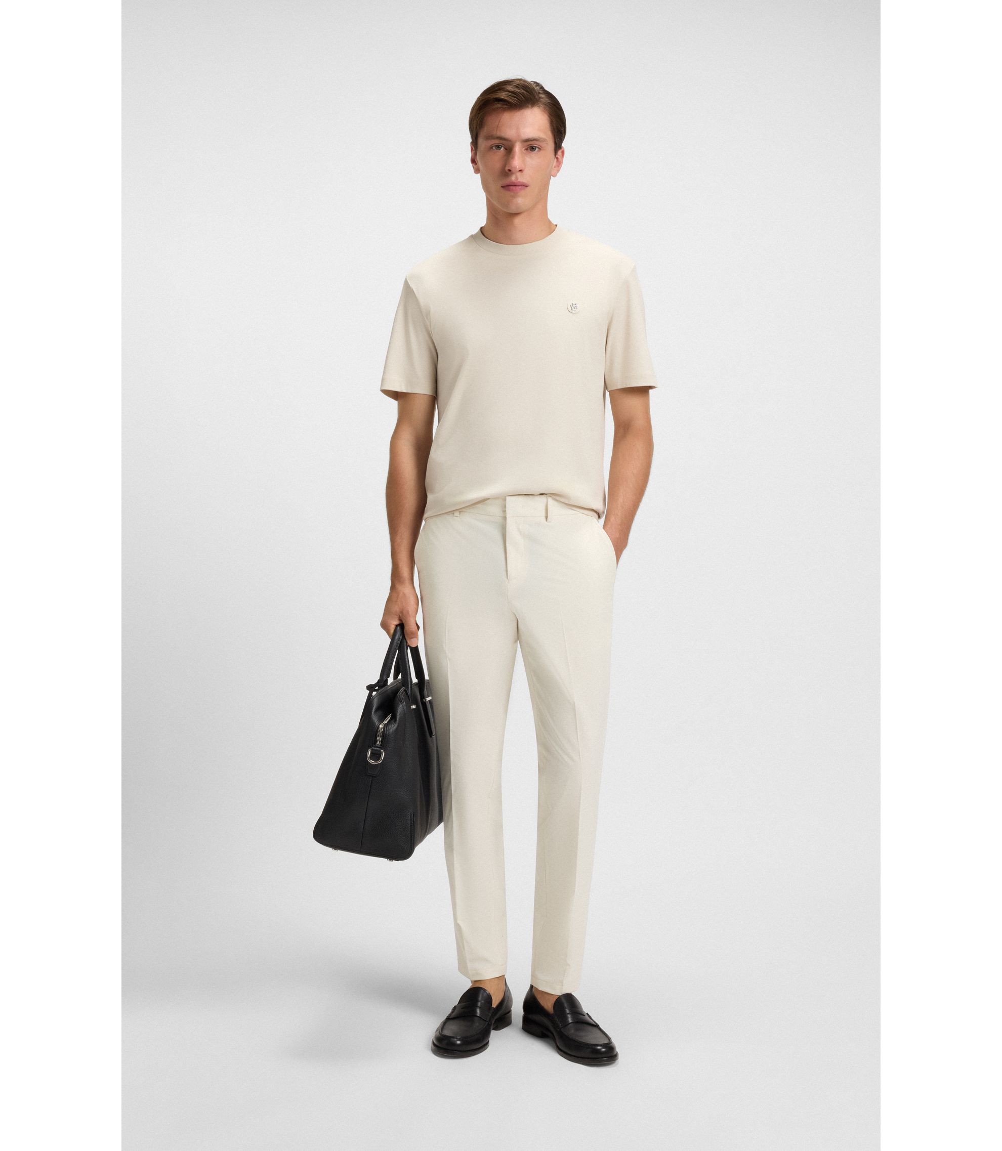 hbeu50546662_131_300?wid=1980&