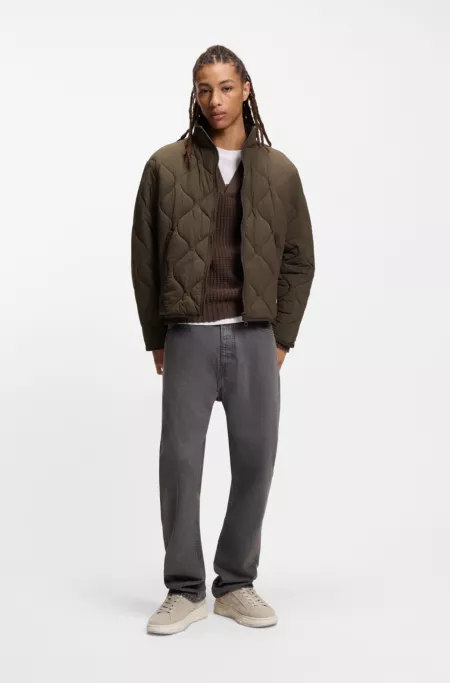 Water-repellent jacket with onion quilting