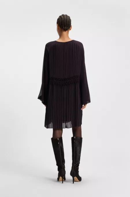 Plissé dress with smocked waistband