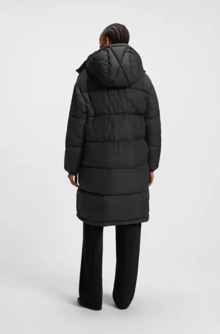 Water-repellent parka jacket with detachable hood