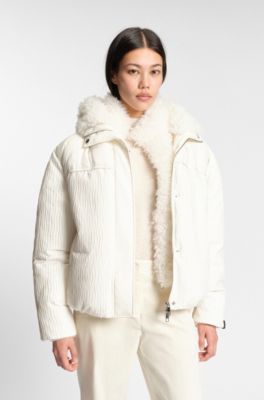 Water-repellent jacket with detachable faux-fur bib, White