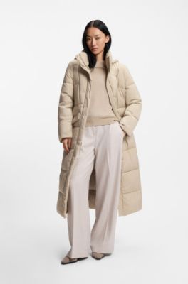 Manteau long matelass&eacute; avec ceinture m&eacute;tallique, Beige clair