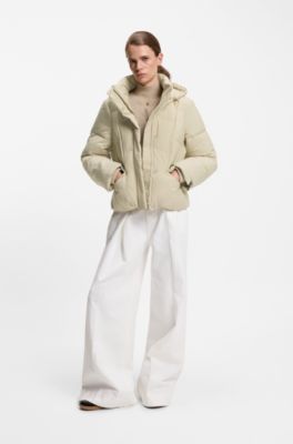 Wattierte Jacke mit Kapuze und Paspeln, Hellbeige