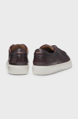 Deportivas Gary de piel con cordones ocultos, Rojo oscuro