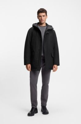 Wasserabweisende Jacke mit kontrastierendem Einsatz, Schwarz