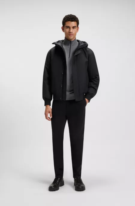 Water-repellent jacket with contrasting insert