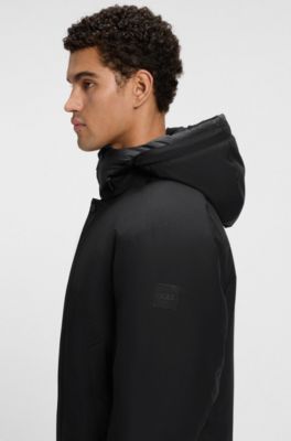Casaco imperme&aacute;vel com inser&ccedil;&atilde;o contrastante, Black