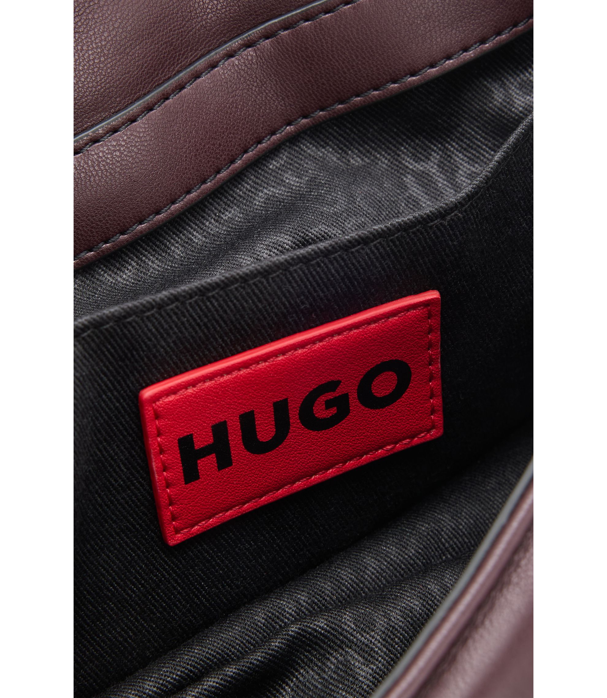 hbeu50547445_201_240?wid=1980&