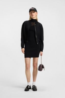 Chain-handle shoulder bag with logo closure, Dark Brown