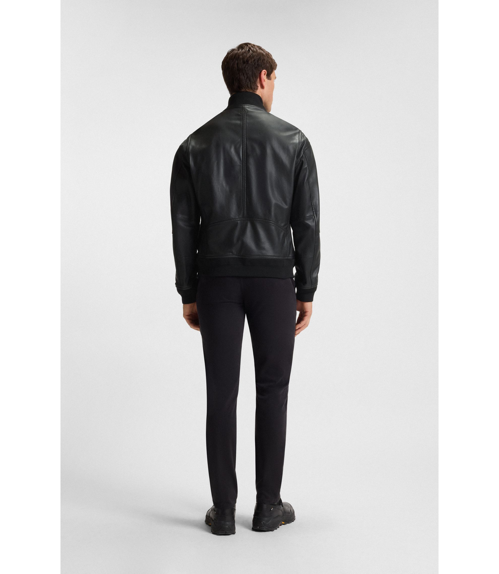 hbeu50547545_001_360?wid=1980&