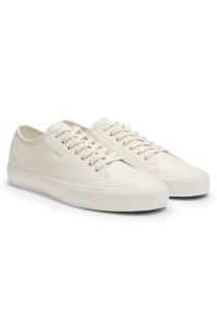 Low-top trainers in grained faux leather, Light Beige