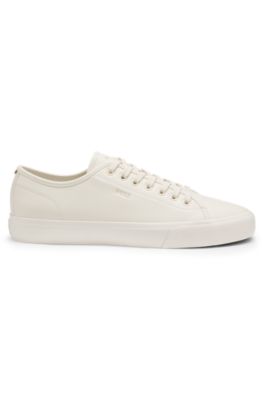 Low-top trainers in grained faux leather, Light Beige