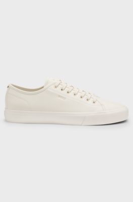 Low-top trainers in grained faux leather, Light Beige