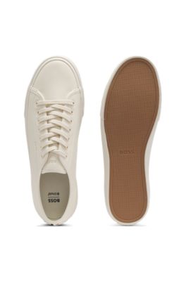 Low-top trainers in grained faux leather, Light Beige