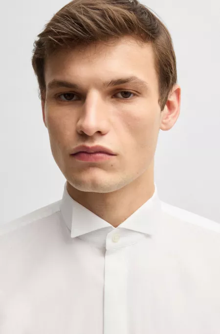 Slim-fit dress shirt in easy-iron cotton poplin
