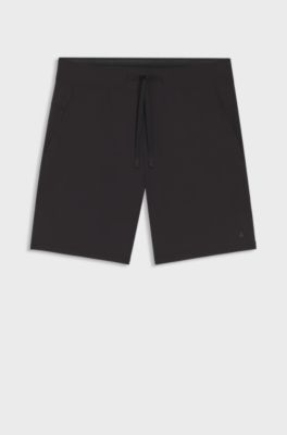 Sportive Shorts mit Vier-Wege-Stretch und wasserabweisendem Finish, Schwarz