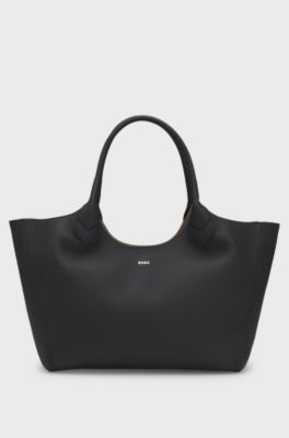 Tote bag in grained leather with logo lettering, Black