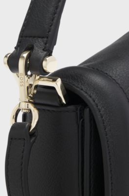 Ariell shoulder bag in grained leather, Black