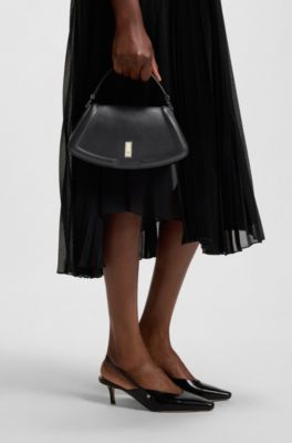 Ariell shoulder bag in grained leather, Black