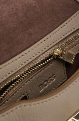 Ariell shoulder bag in grained leather, Light Brown