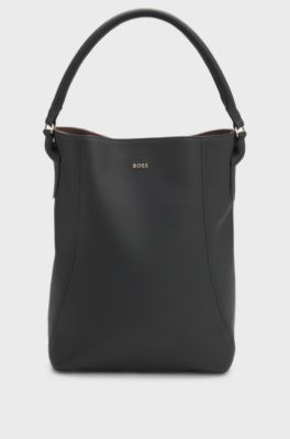 Bucket bag in grained leather, Black