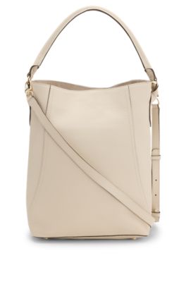 Bucket bag in grained leather, Light Beige