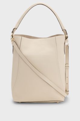 Borsa a secchiello in pelle martellata, Beige chiaro