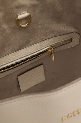 Bucket bag in grained leather, Light Beige