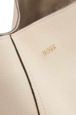 Bucket bag in grained leather, Light Beige