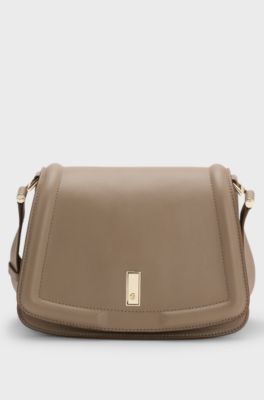 Ariell skuldertaske i kornet l&aelig;der, Beige