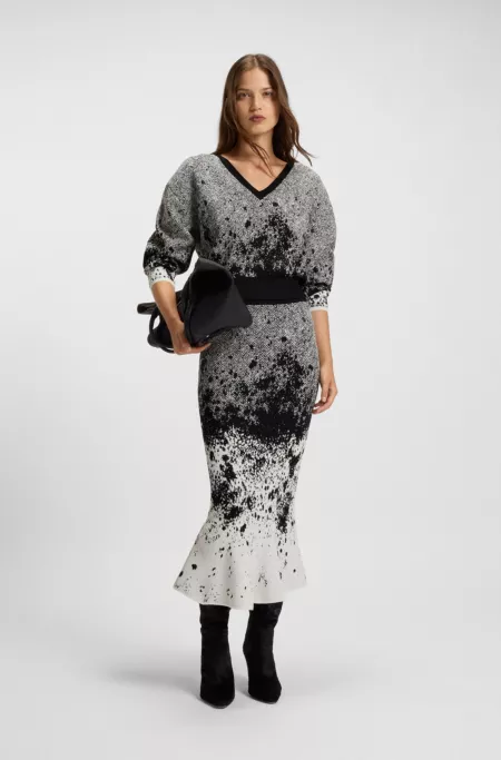 Knitted tulip skirt in lustrous stretch fabric