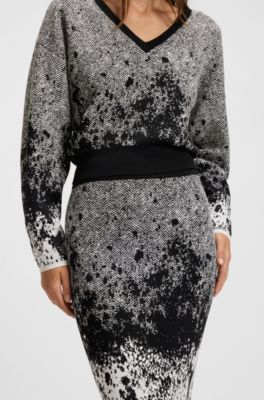 Knitted tulip skirt in lustrous stretch fabric, Patterned