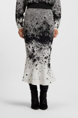 Knitted tulip skirt in lustrous stretch fabric, Patterned