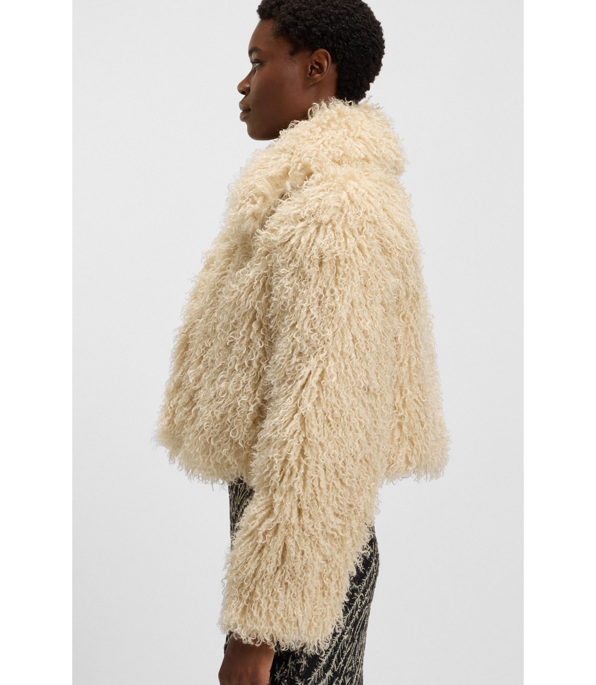 hbeu50547960_750_341?wid=1980&