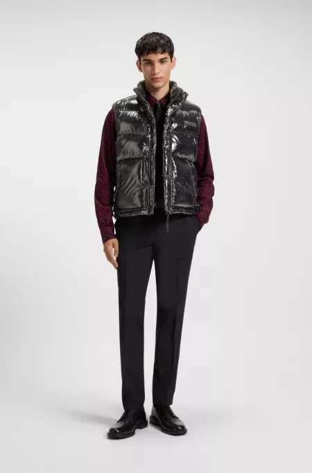 Water-repellent gilet in gloss fabric