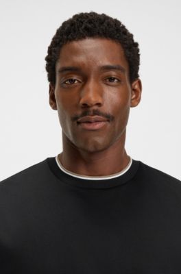 T-shirt i merceriseret bomuld med stribede manchetter, Sort