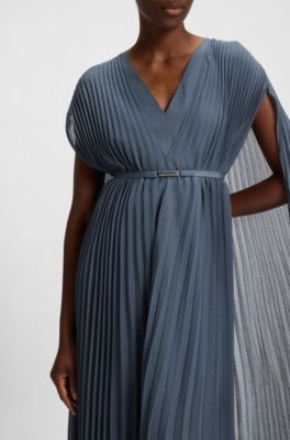 Jurk van gekreukte chiffon met overlay en ceintuur, Blauw