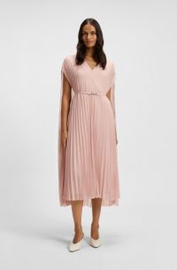 Kleid aus Chiffon in Knitter-Optik mit Gürtel und Overlay, Hellrosa