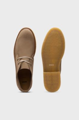 Desert boots en cuir su&eacute;d&eacute; &agrave; semelle en gomme, Beige