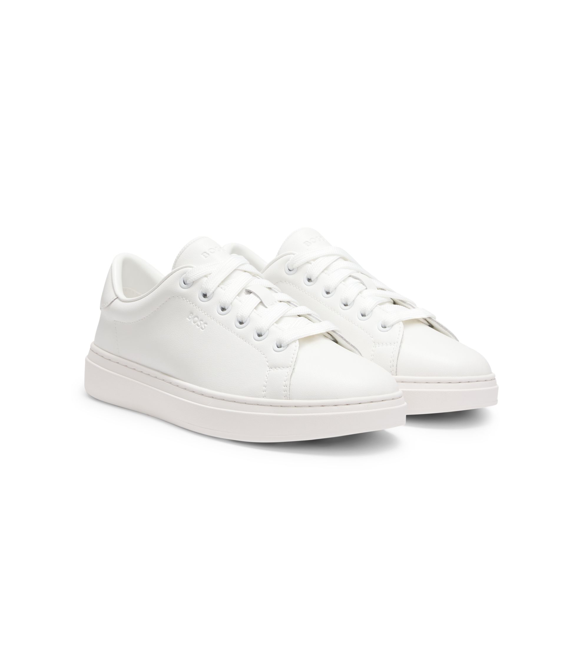 Ledersneakers mit geprägten Logos