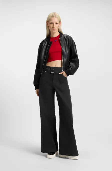 Platform trainers in patent faux leather